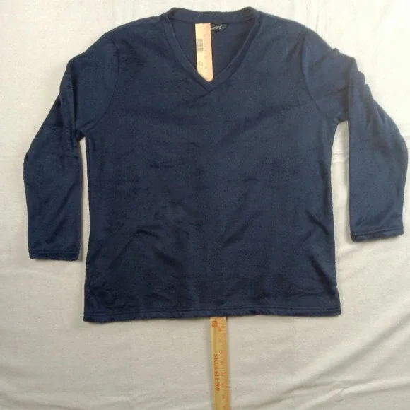 Harve Benard Womens Long Sleeve Sleepwear Top Size 1X/XL Soft Fuzzy Navy NWOT - Picture 13 of 14